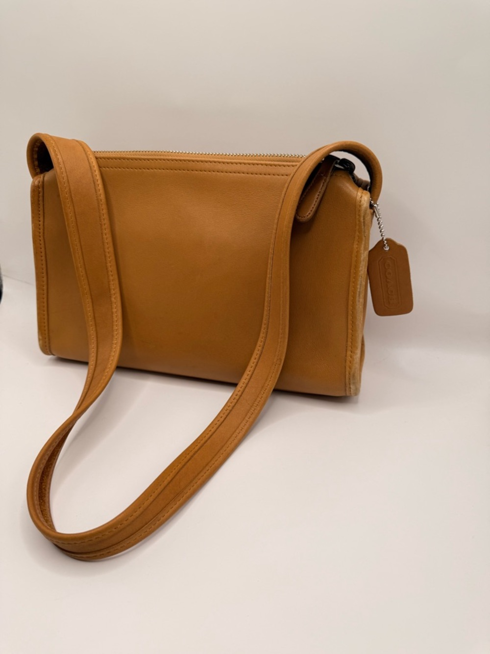 Vintage Coach 9057 Small Aero Pocket Zip Bag in camel